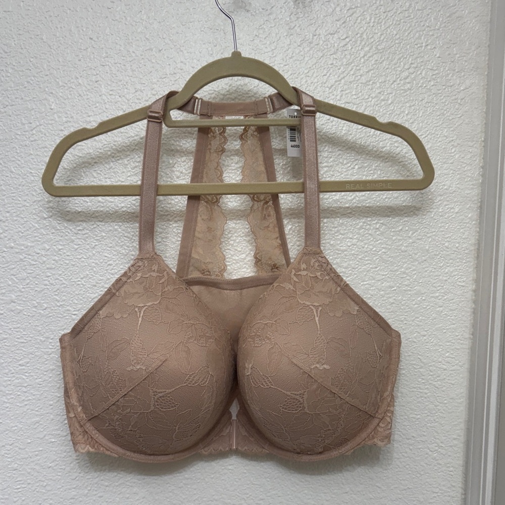 Chic Lace Halter Bra in Nude